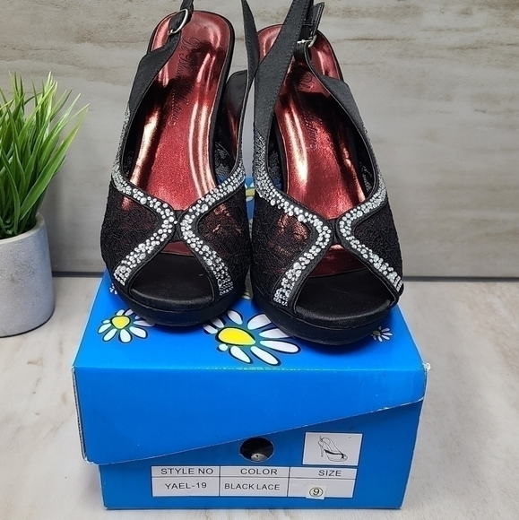 Black Lace With Rhinestones Party Heel - Like New With Box! Size 9 - Picture 6 of 6